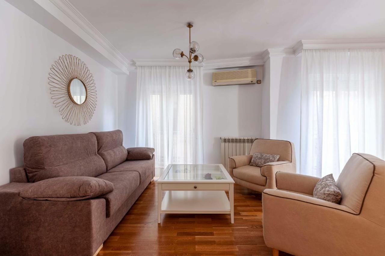 Apartment Mariana Pineda Centro